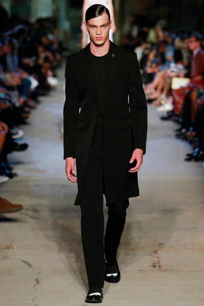 Look 57